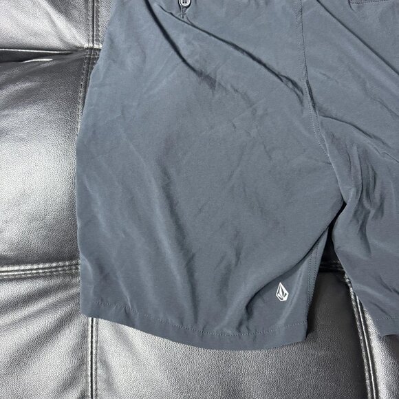 Volcom Men's Surf & Turf Hybrid Shorts Gray Flat Front 4-Way Stretch Size 36 - Picture 8 of 16